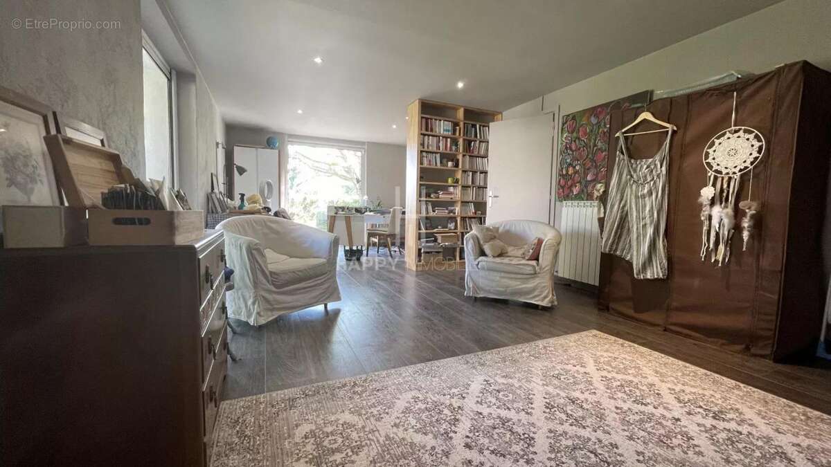 Maison à FONTVIEILLE