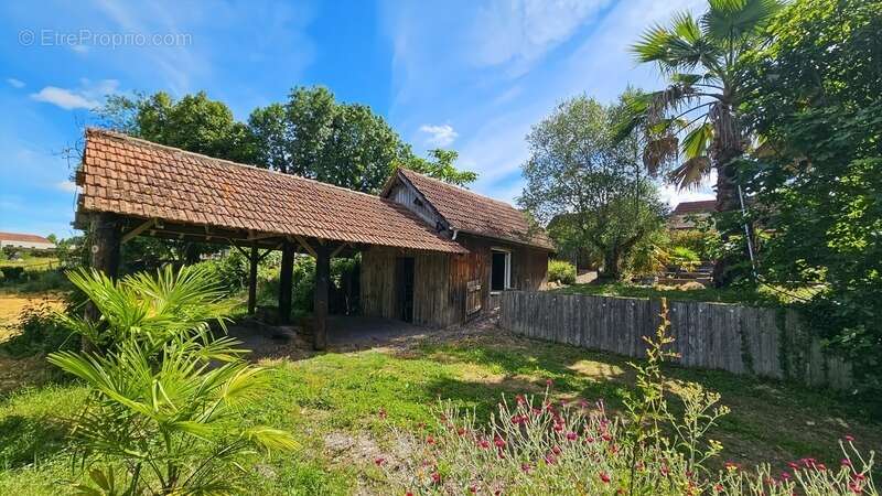 Maison à LEMBEYE