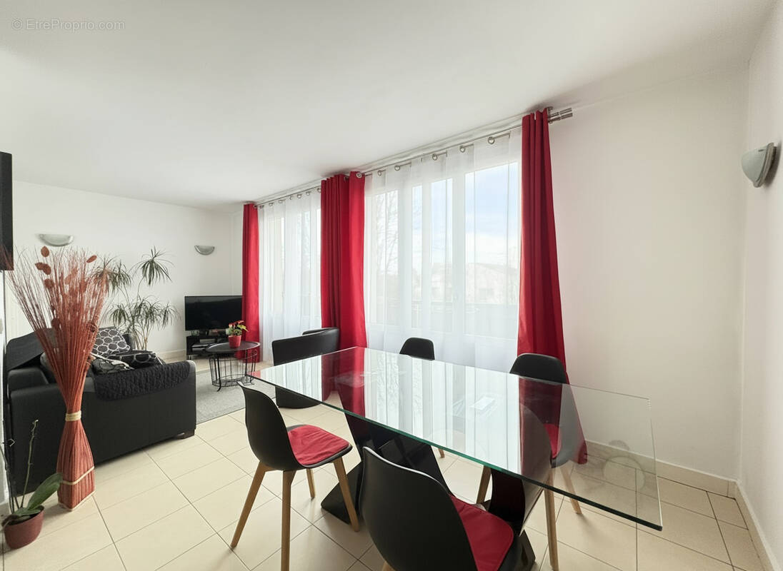 Appartement à SAINT-MAUR-DES-FOSSES