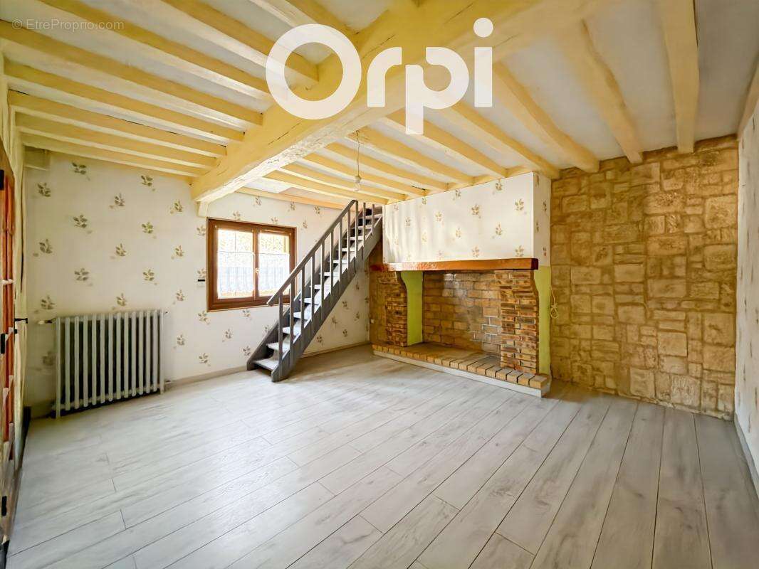 Maison à GRANDVILLERS-AUX-BOIS