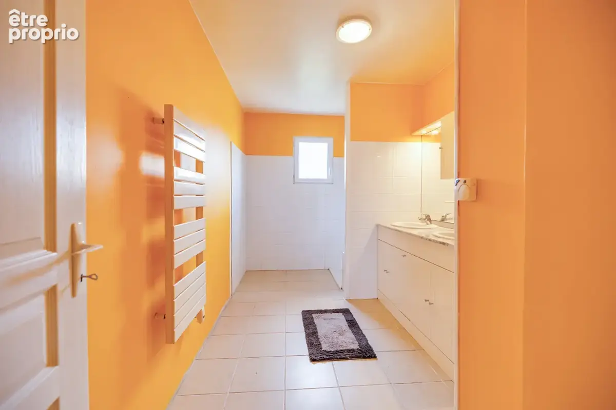 Maison de plain-pied, 5 chambres à Nercillac ( à 6mn de Cognac ), 192 m2, DPE A, terrain 2 580 m2 - photo 14