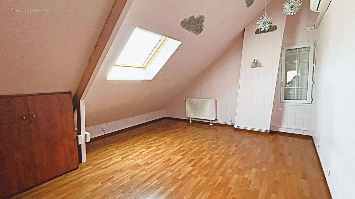 Maison 181 m² à Saint-Leu-La-Foret  - photo 11