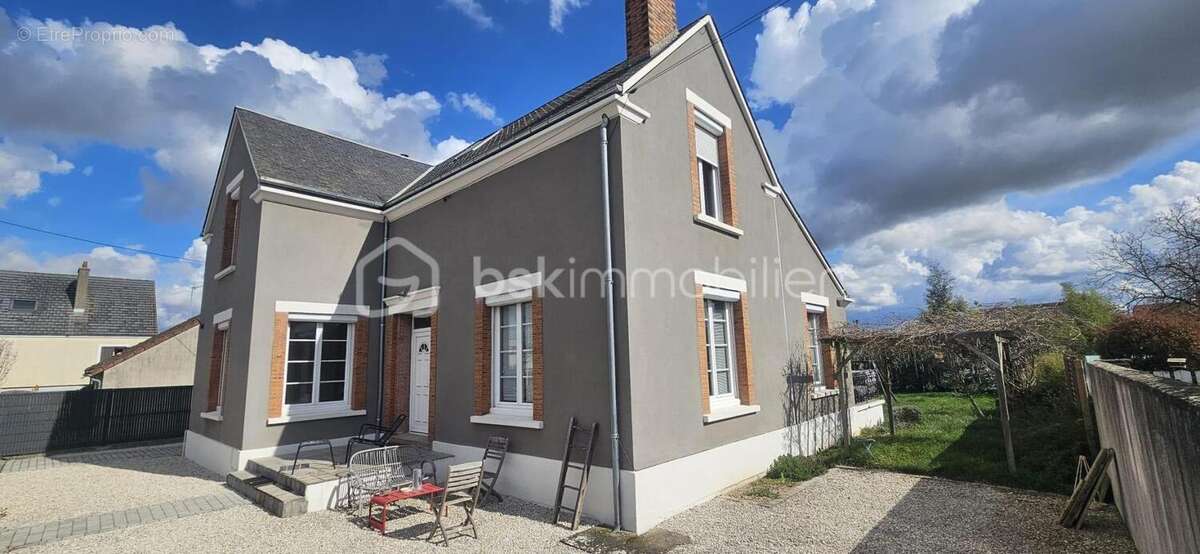  COUP DE CŒUR – Maison lumineuse entièrement rénovée avec prestations rares – 140 m² – 1066 m² de terrain - photo 4