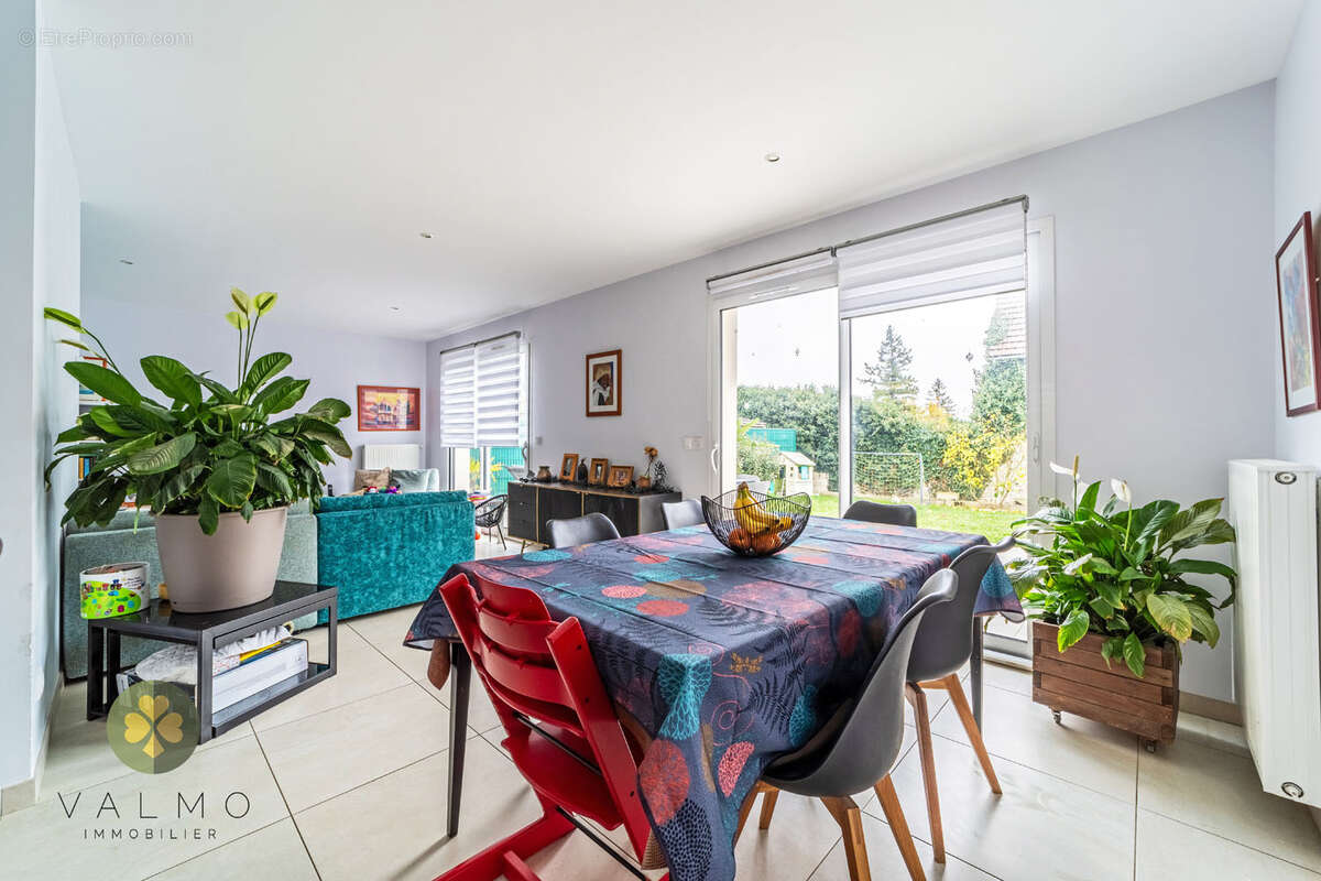 Maison à DAMMARTIN-EN-SERVE