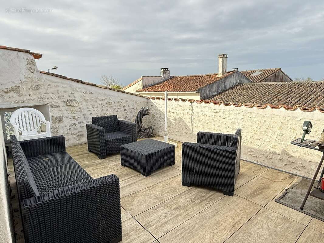 Maison à MORTAGNE-SUR-GIRONDE