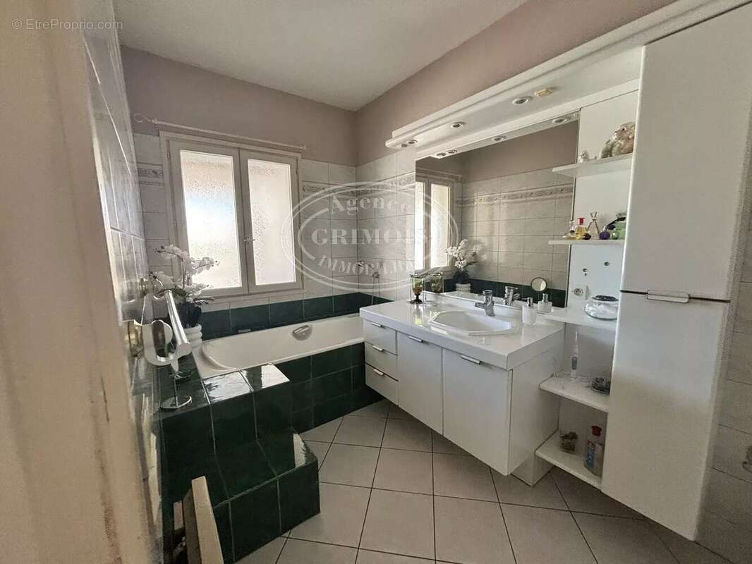 PUICHERIC - Maison de 195 m² env./ TERRAIN de 1411 m² - photo 6