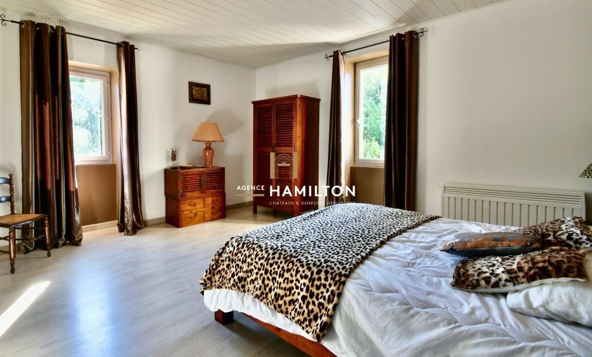 Maison à VILLENEUVE-SUR-VERE