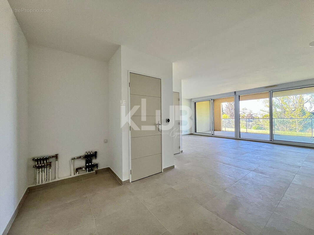 Appartement 2 pièces à vendre à Aix-en-Provence - Réf CO1256 - photo 2