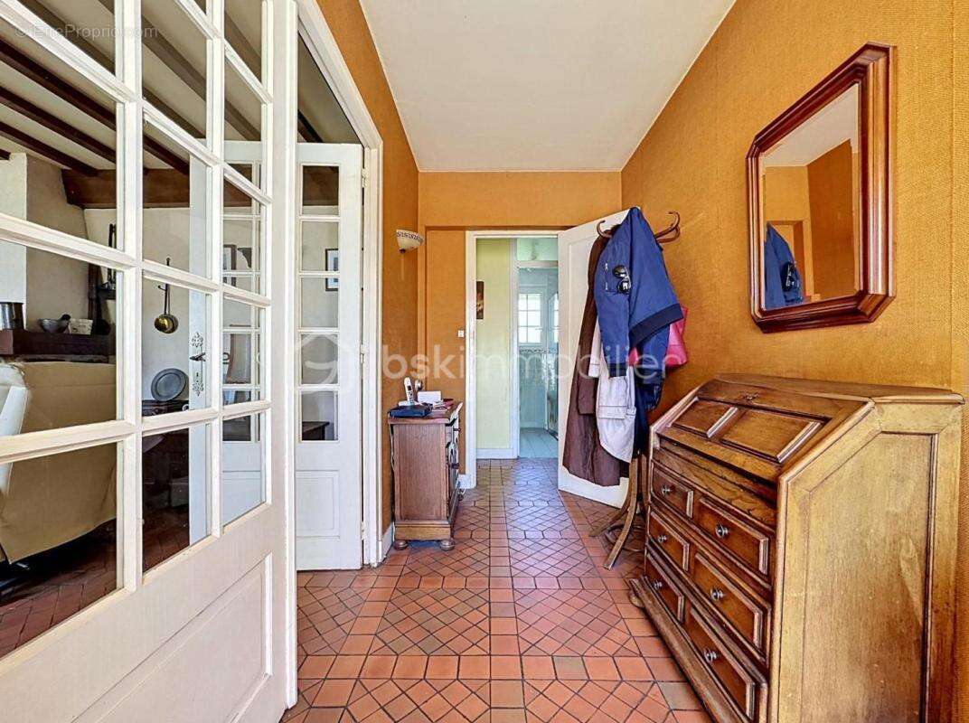 Grande maison sur sous-sol + terrain 1000m² constructible - photo 2
