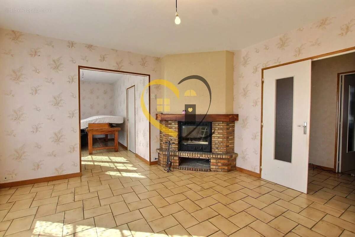 Maison à SAINT-MARTIN-D'AUXIGNY