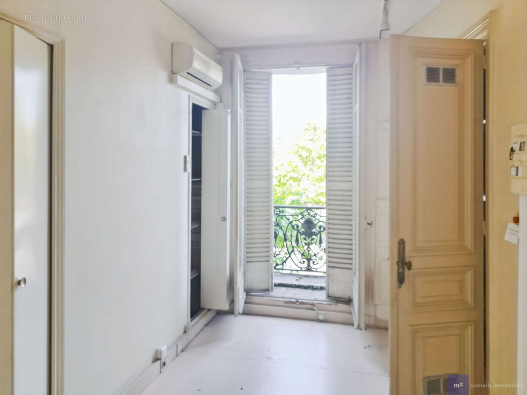 Appartement 176 m² à Paris-3e  - photo 3