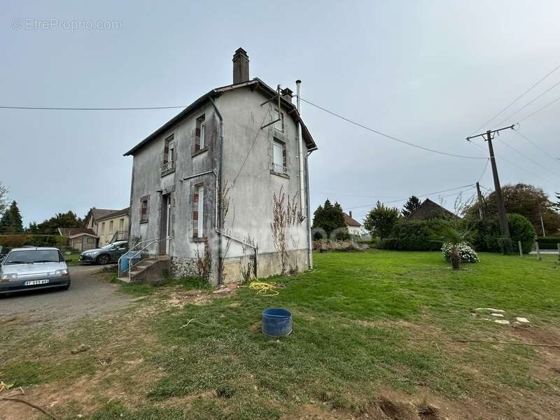 Maison à LANOUAILLE