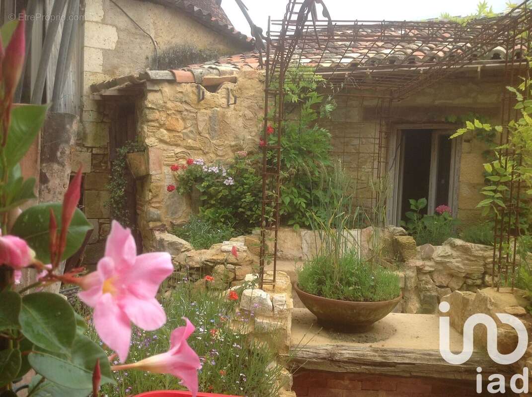 Maison 392 m² à Saint-Pompont  - photo 6