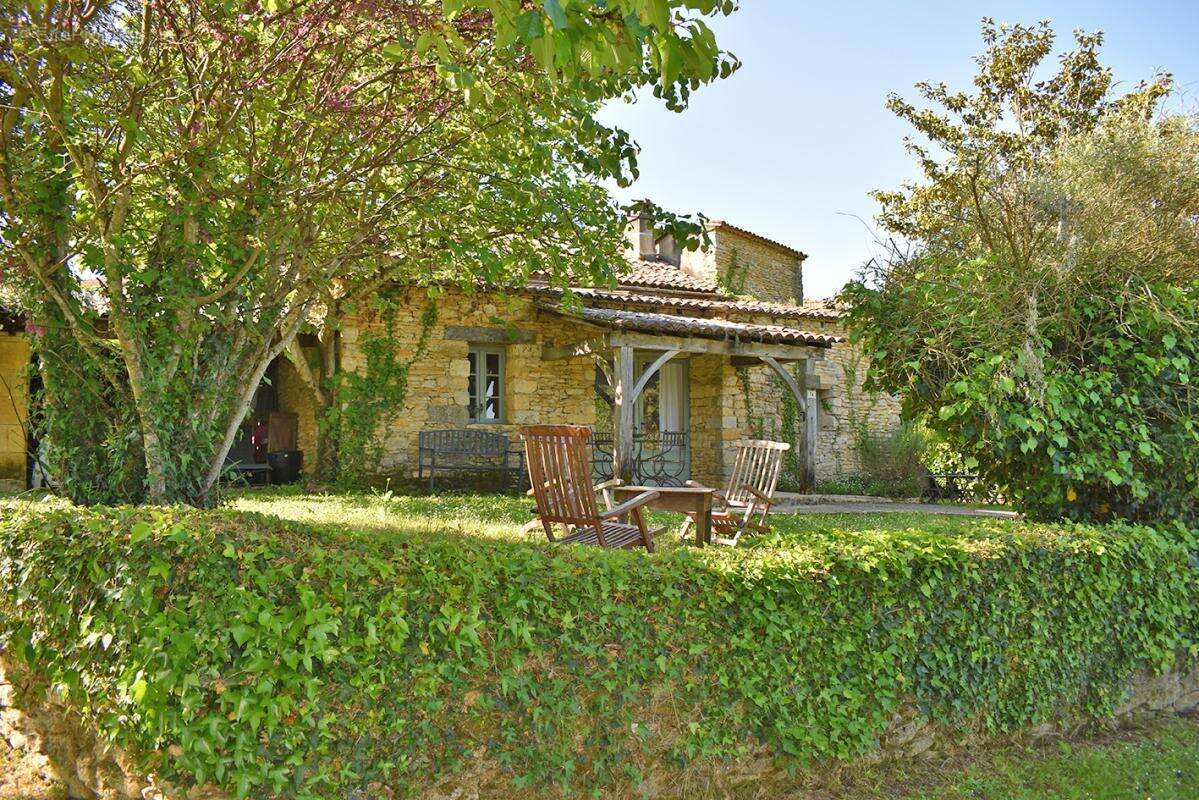 Propriété de gîtes Coly Saint Amand 18 pièce(s) 403 m2 - photo 11