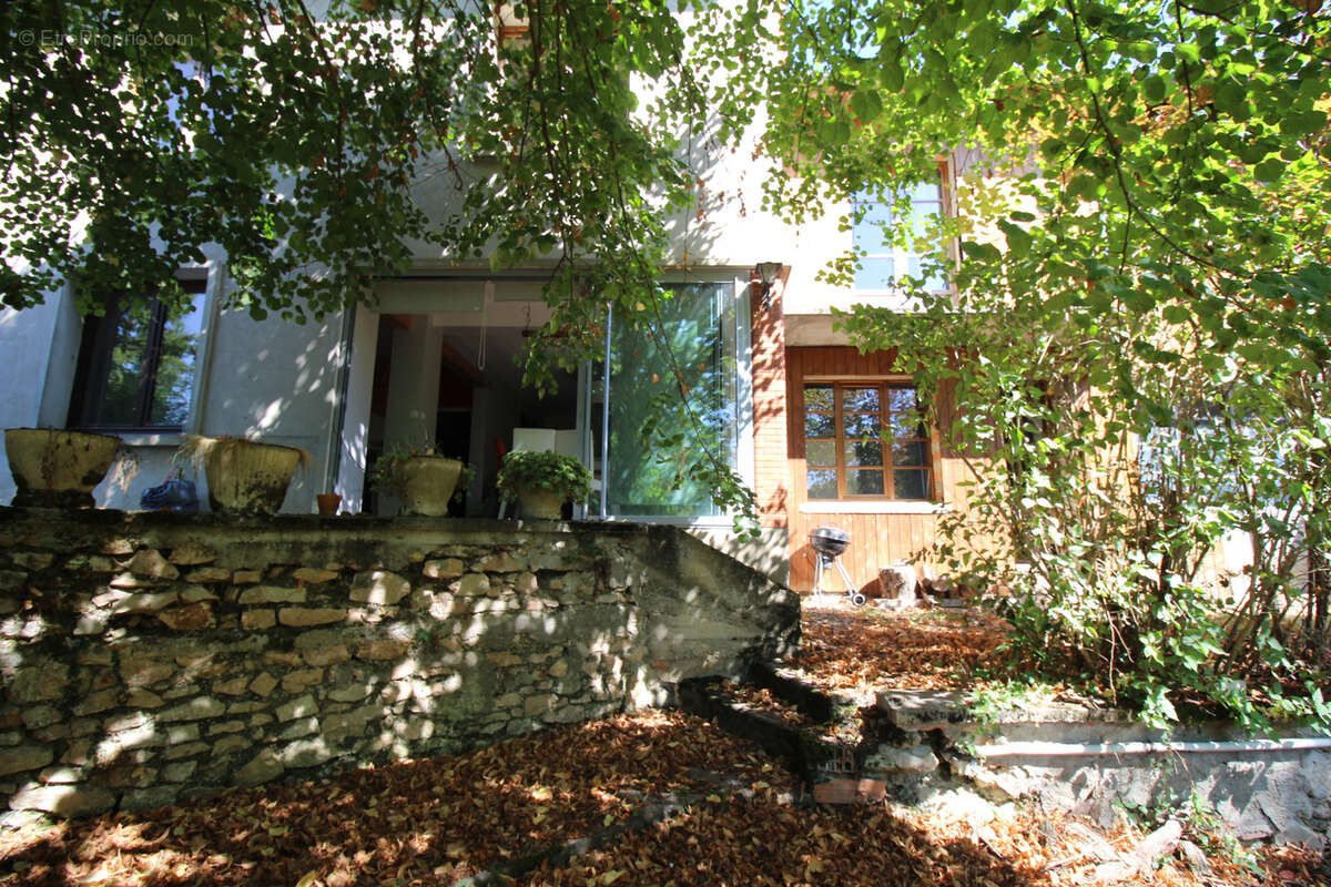 Maison à AURIAC-SUR-VENDINELLE