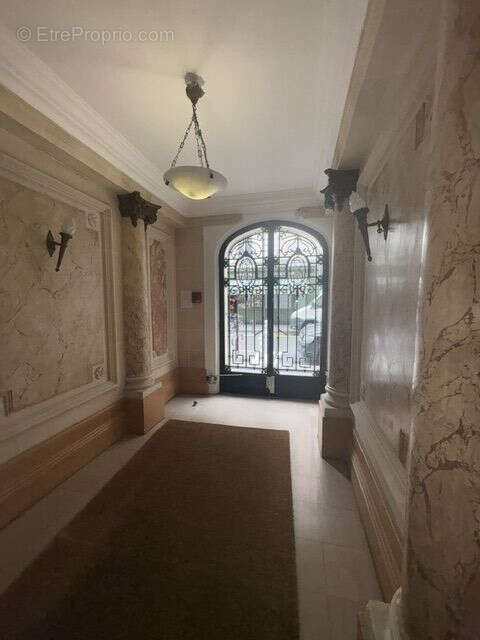 Appartement à PARIS-20E