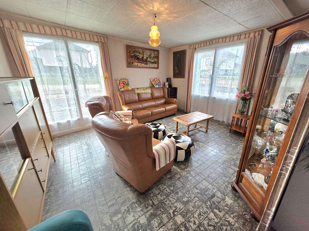 Maison à MONTLOUIS-SUR-LOIRE