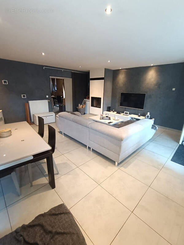 Maison à VIC-LE-COMTE