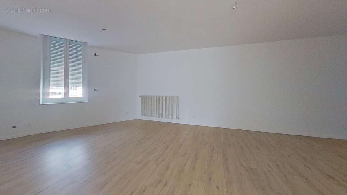 HYPER CENTRE AGEN – Appartement 115 m² entièrement rénové – 3 chambres – Petite copropriété - photo 4