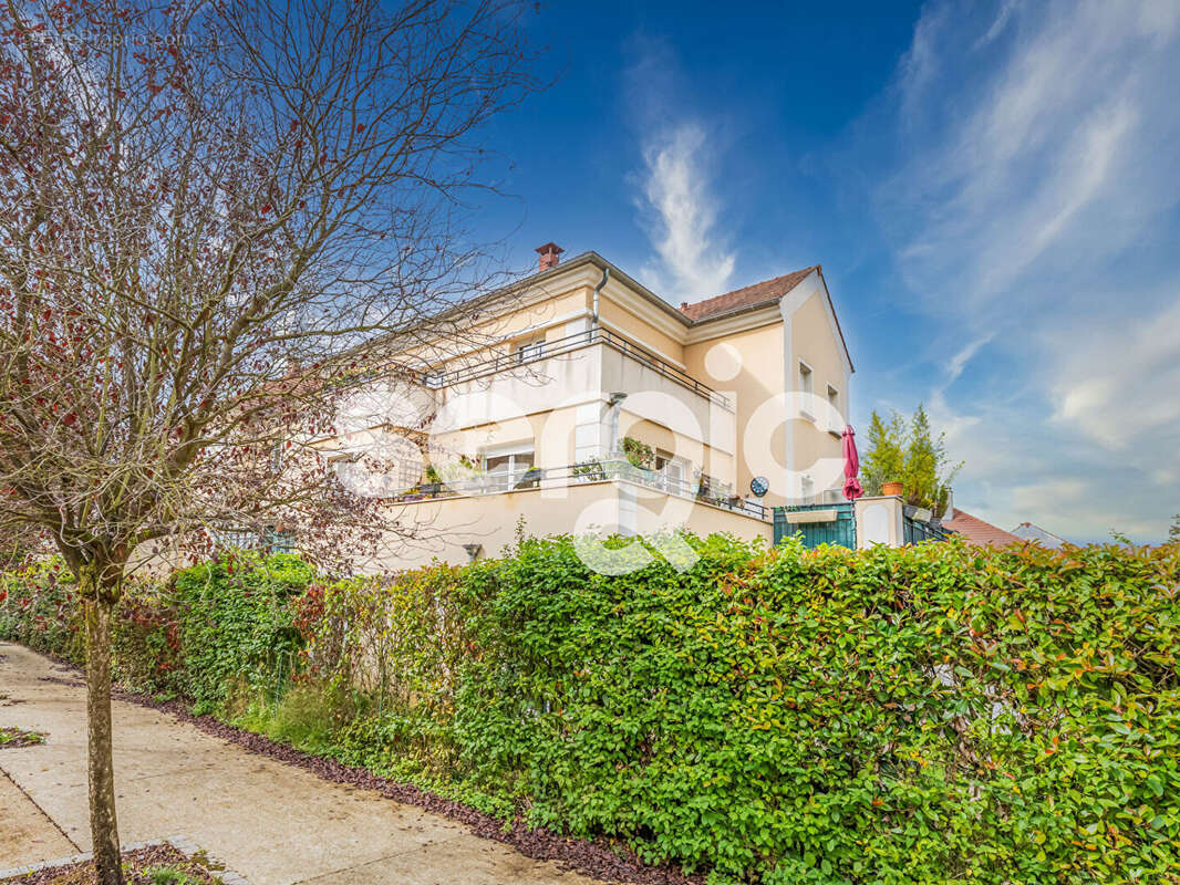 Appartement à BUSSY-SAINT-GEORGES