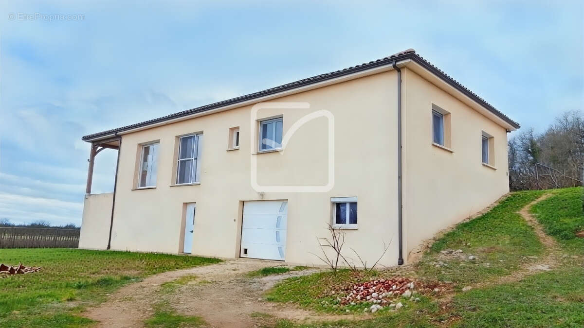 Maison à CUZANCE