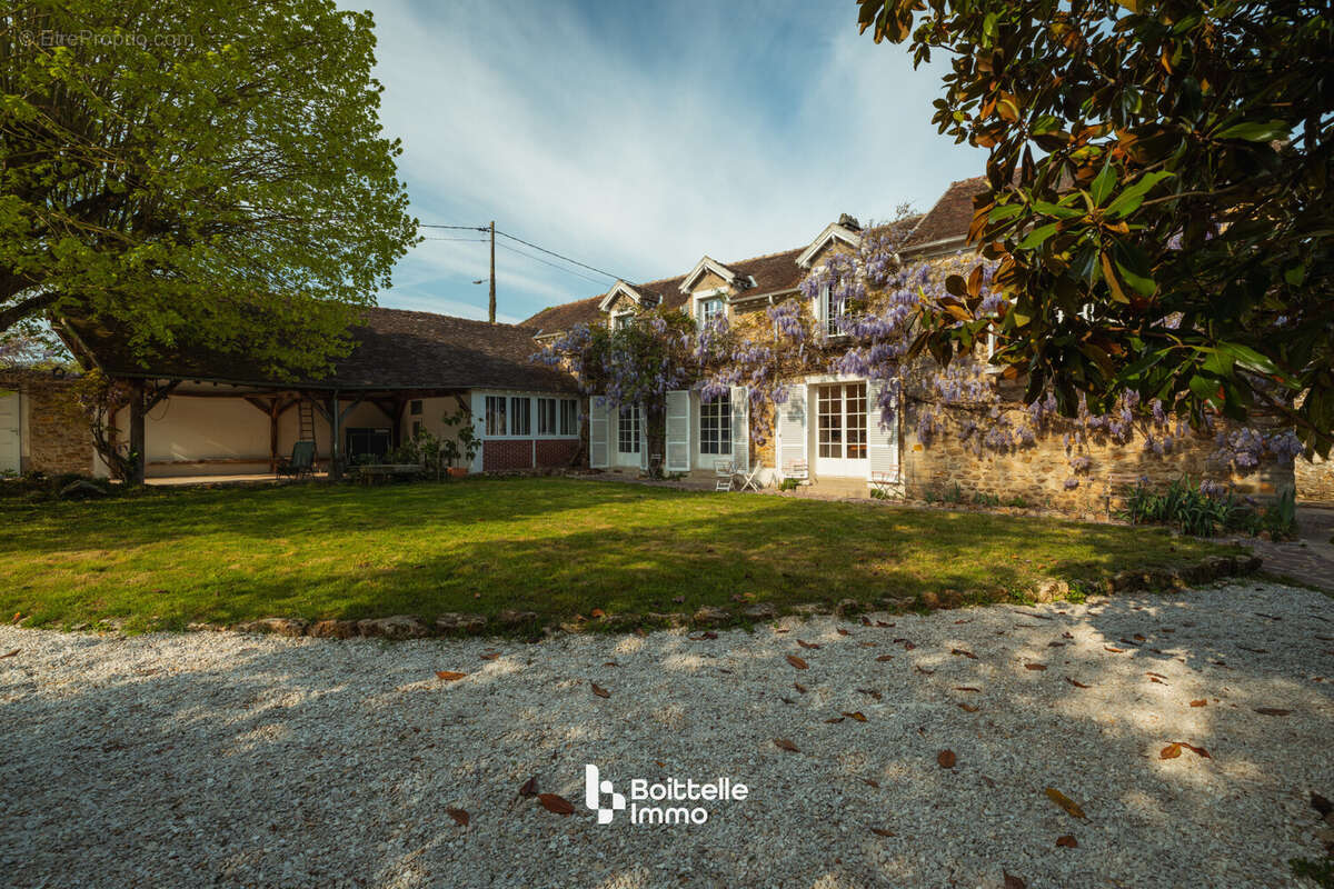 Maison à DAMMARIE-LES-LYS
