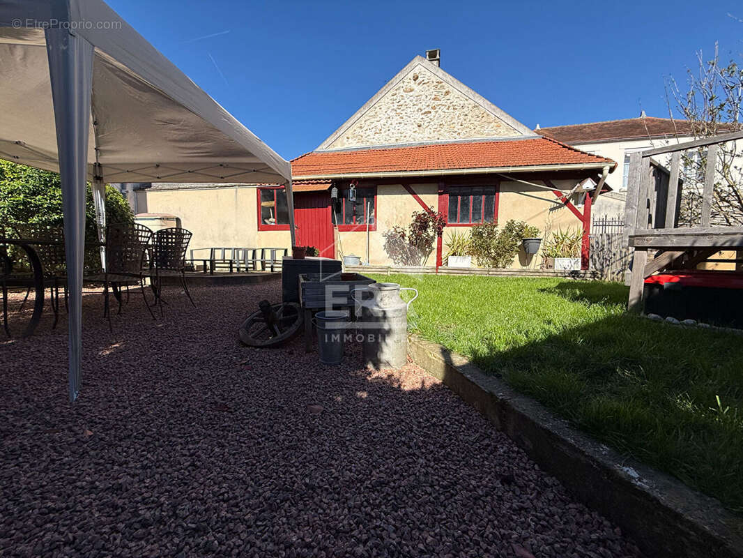 Maison à BRIE-COMTE-ROBERT