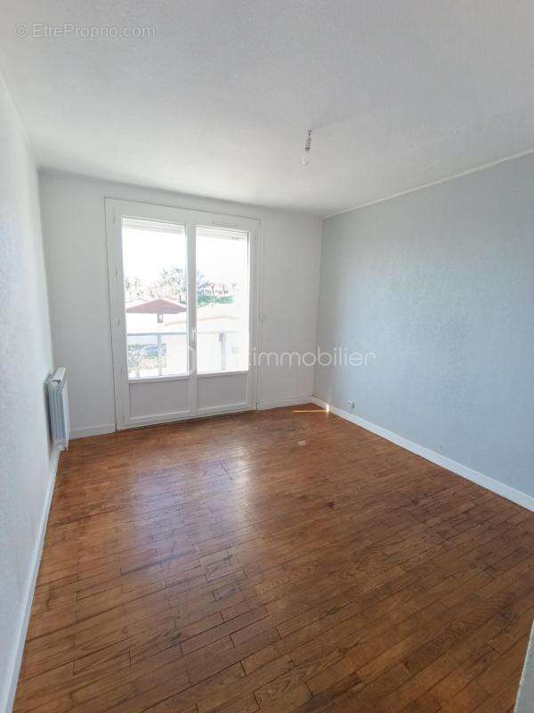 Appartement à RIVES