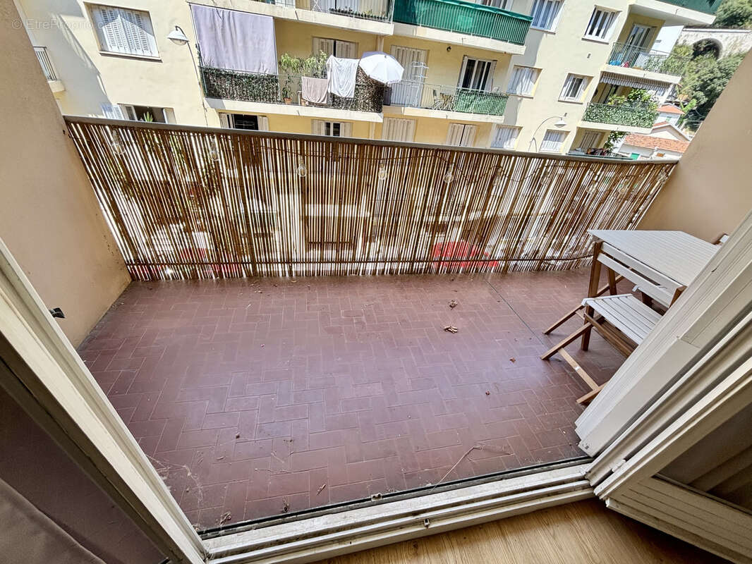 Magnifique studio en parfait état, terrasse, parking - photo 3