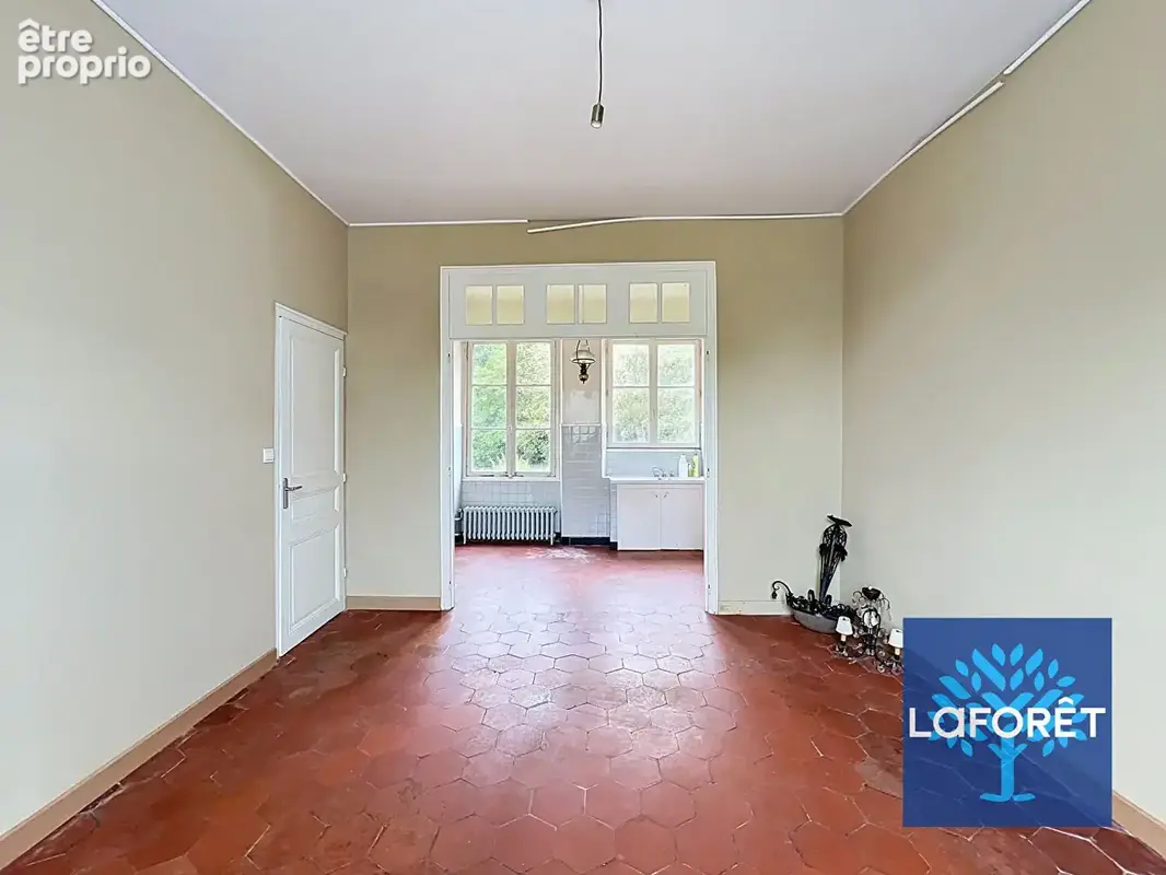 MAISON CERNY de 3 pièces, dépendance, garage, porche, cave voutée. - photo 7