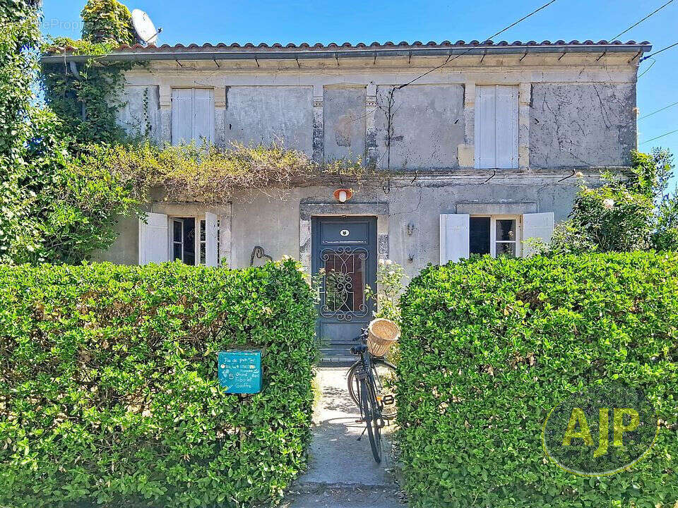 Charmante maison  avec un grand jardin à Saint Christoly Médoc - photo 2