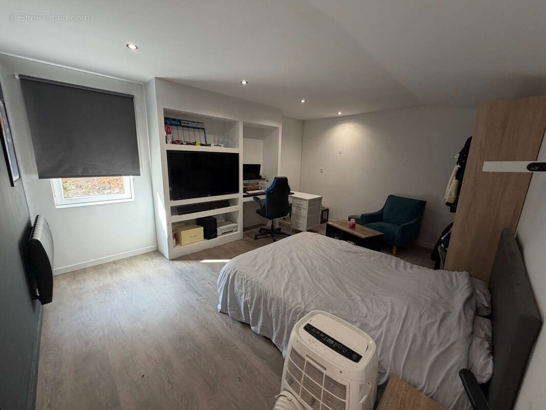 Maison - 121m2 - 7 pièces 59990 Maresches - photo 14