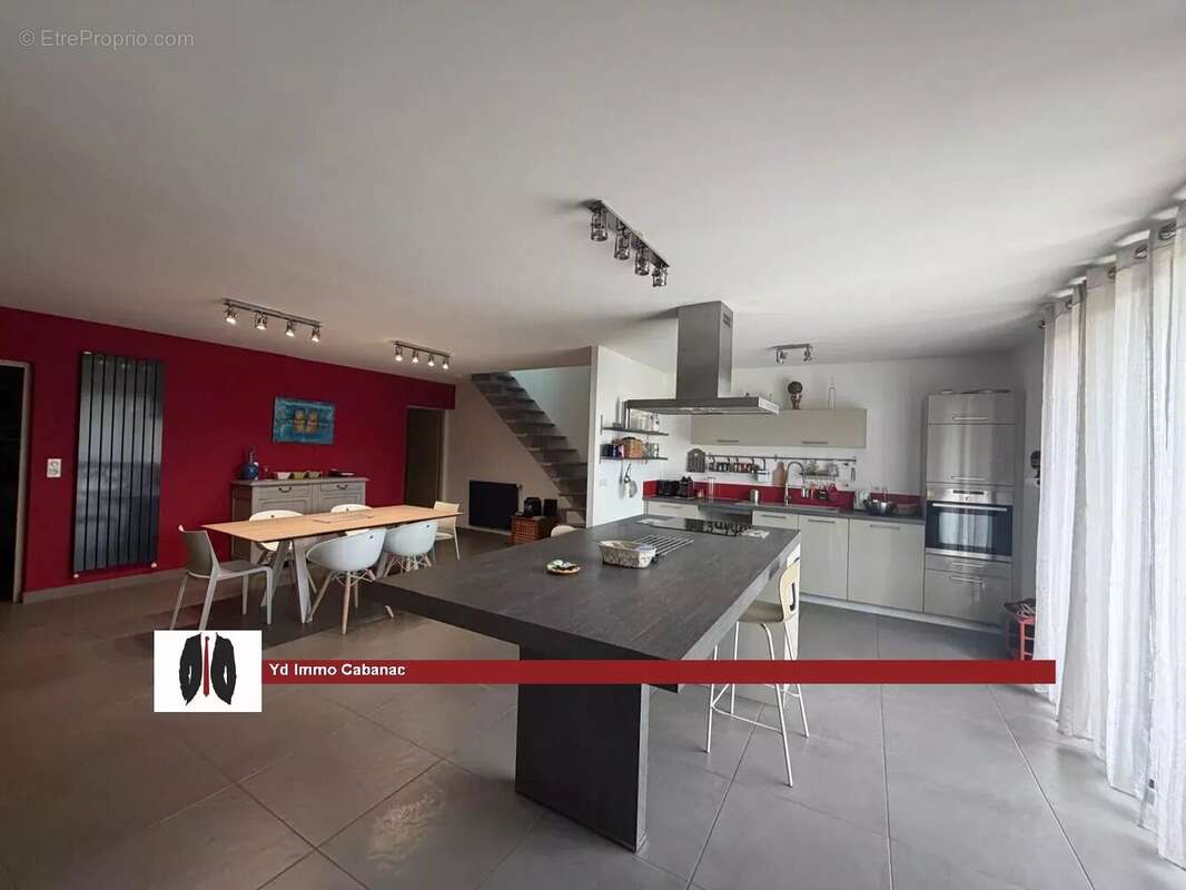 Maison à PUJOLS-SUR-CIRON