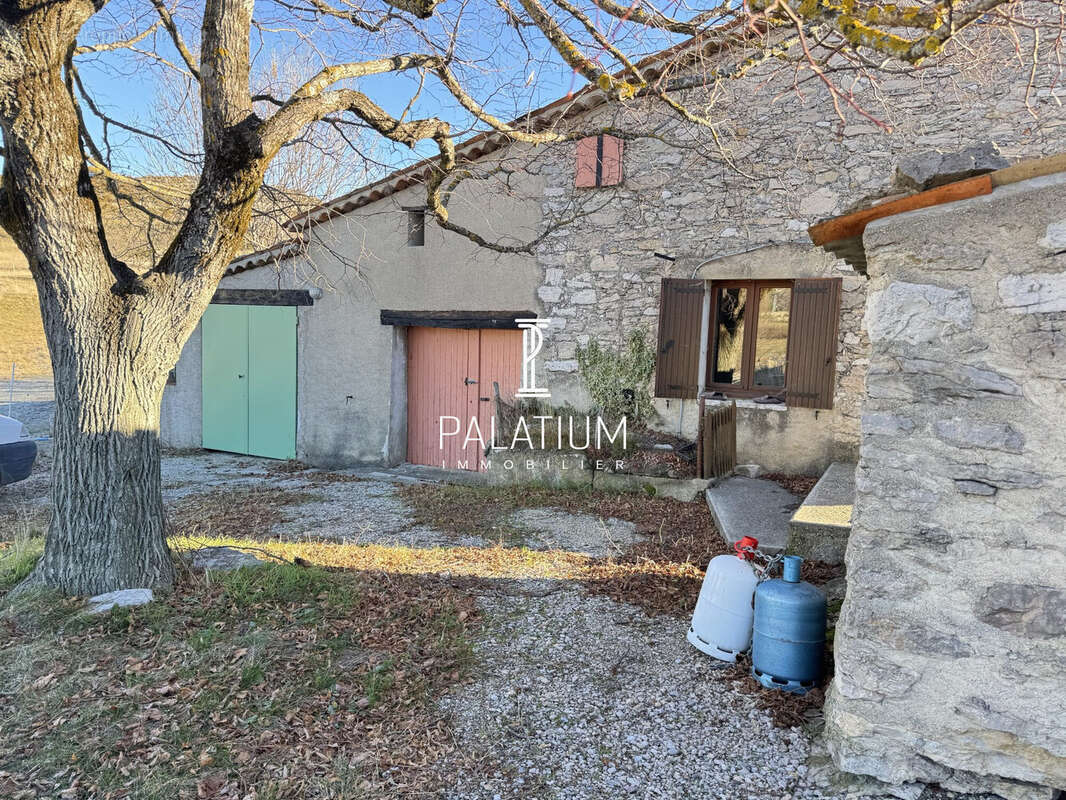 Maison à LA PALUD-SUR-VERDON