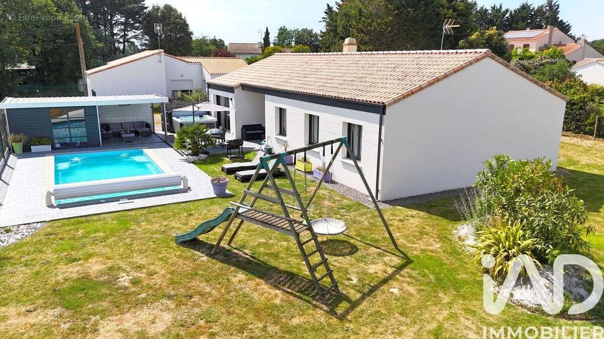 Maison 116 m² à Talmont-Saint-Hilaire  - photo 2