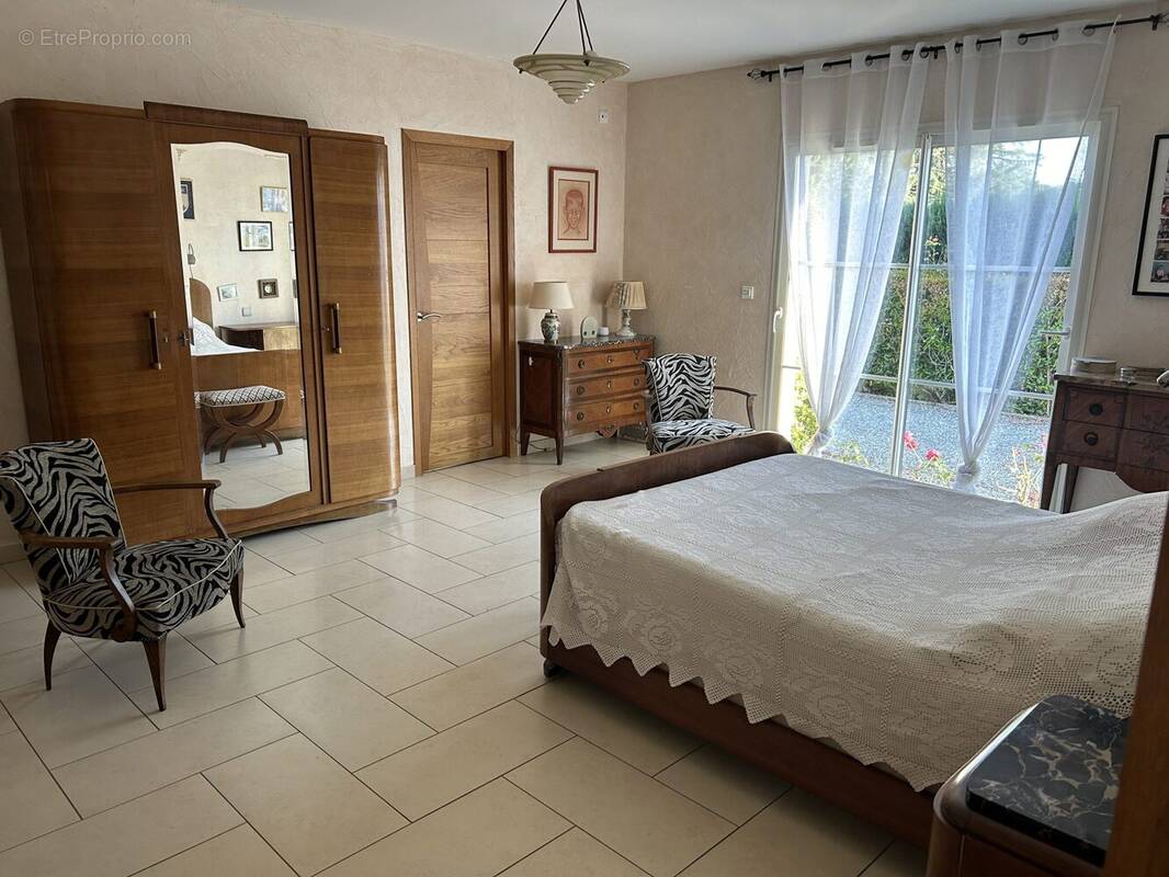 Maison à SAINT-MEDARD-D&#039;EYRANS