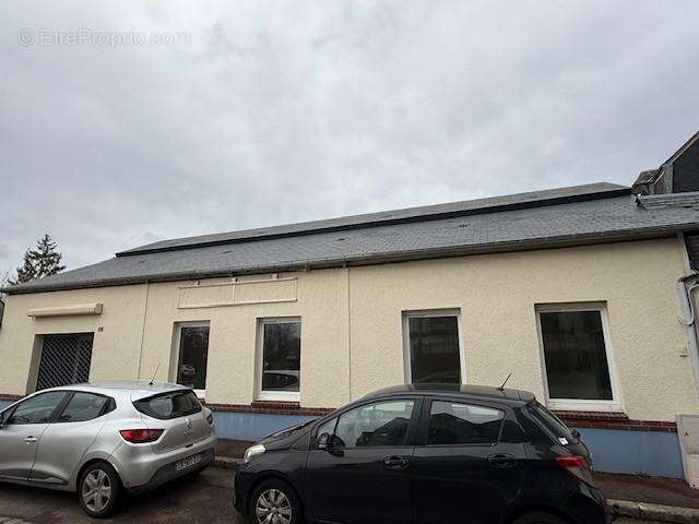 Commerce 175 m² à Orbec  - photo 2