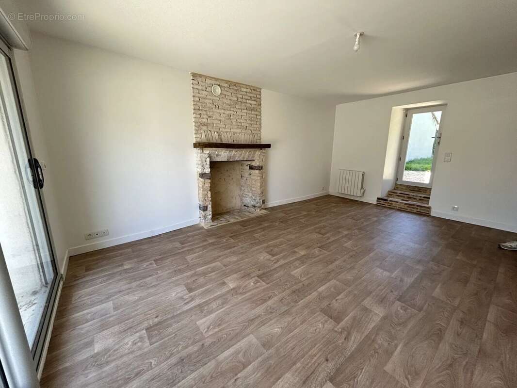 Maison à FAYE-L'ABBESSE