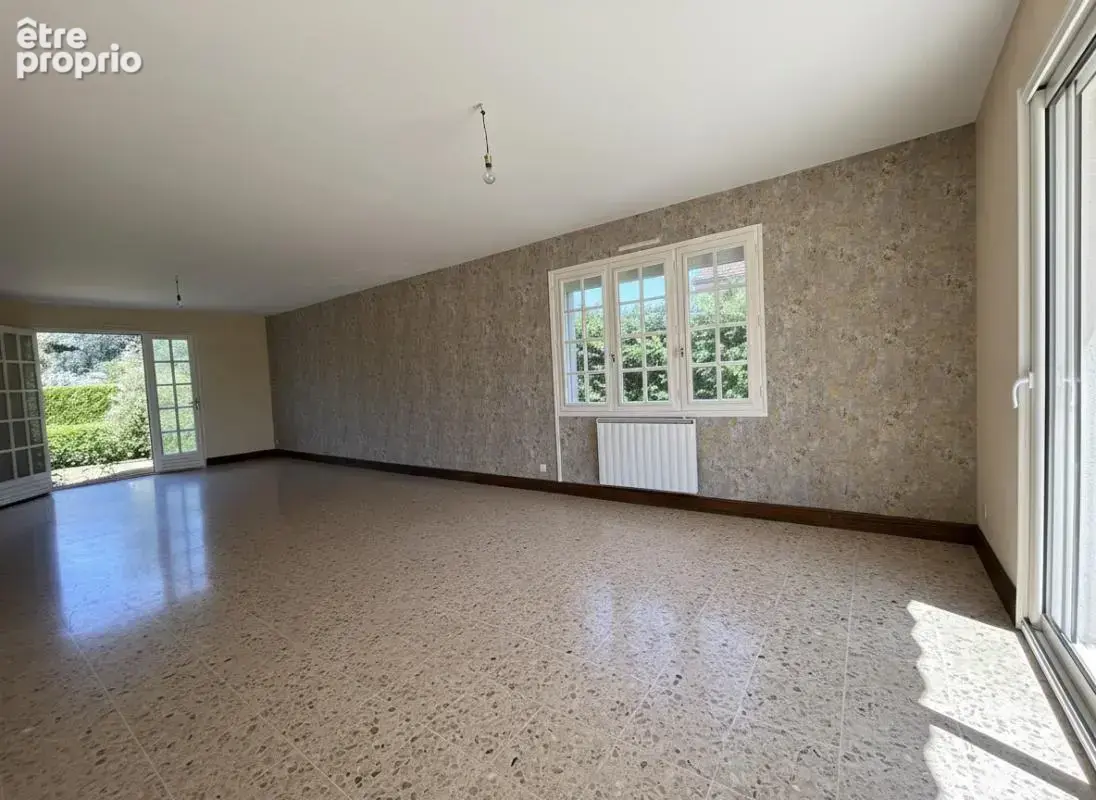 Maison familiale 4 chambres, double garage - Bignoux - photo 3