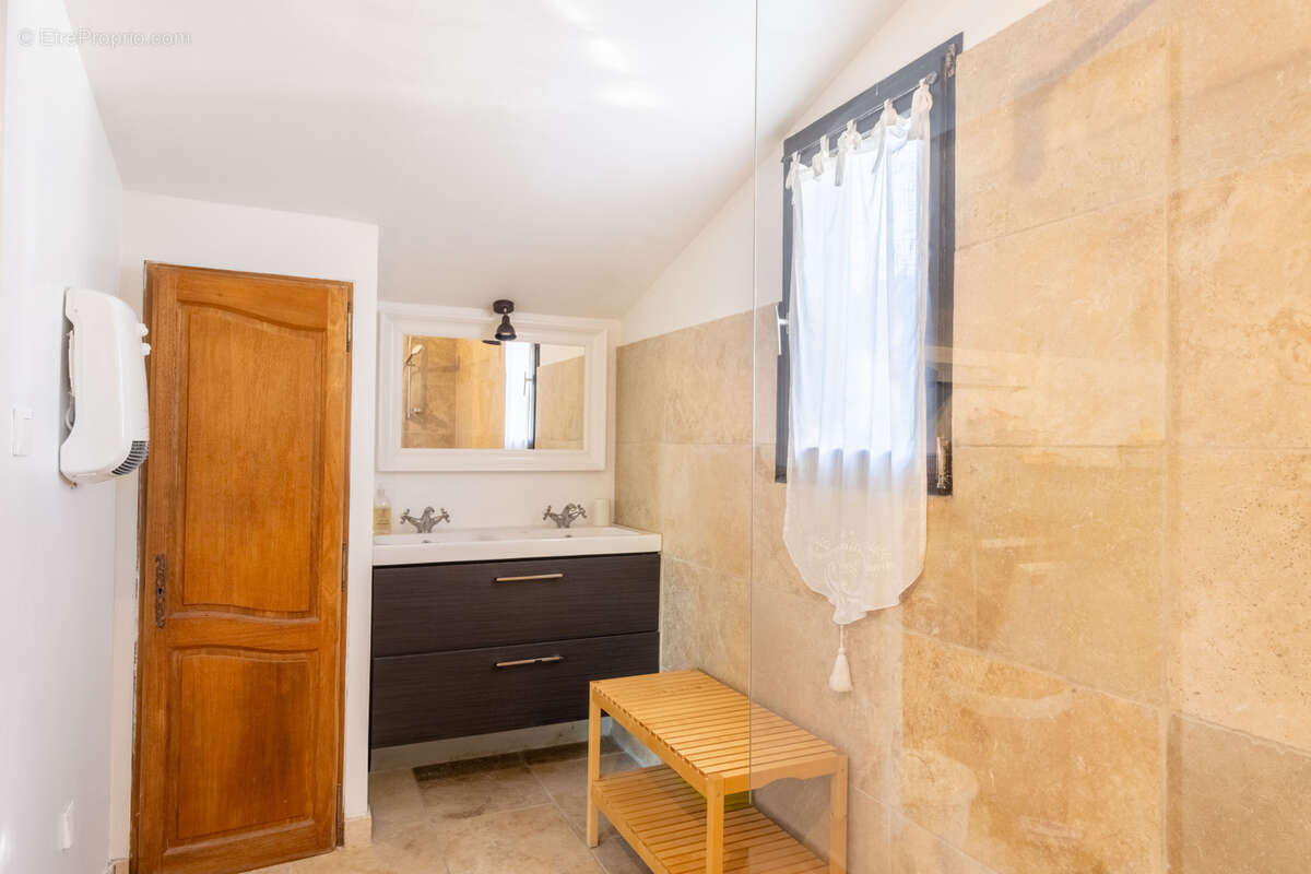 Maison à L&#039;ISLE-SUR-LA-SORGUE