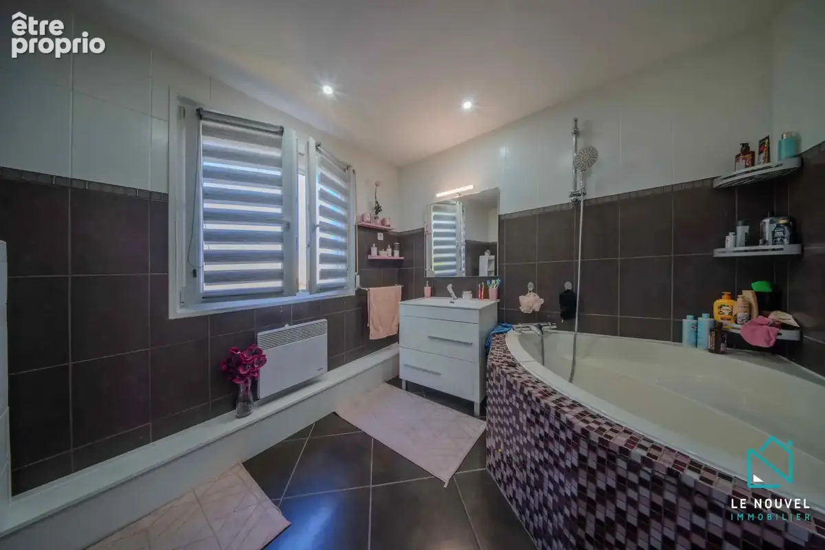 Maison accolée de 99m2 habitables + véranda dans secteur résidentiel ILLZACH - photo 9