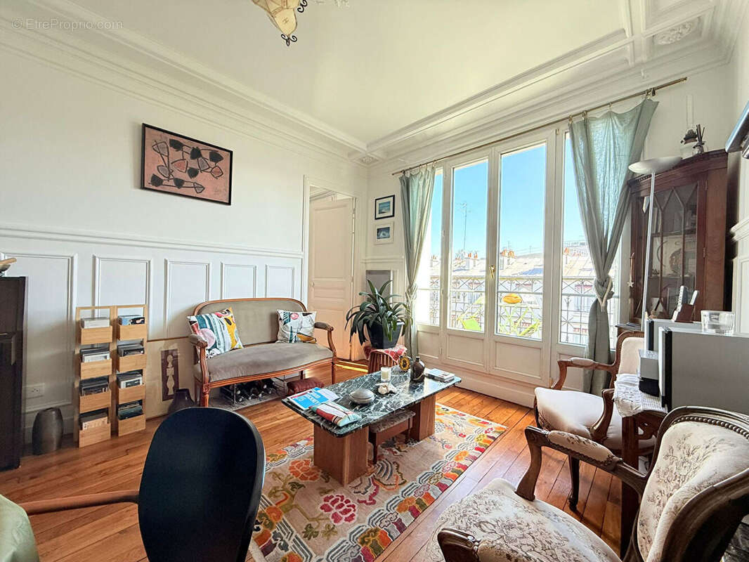 Appartement à PARIS-19E