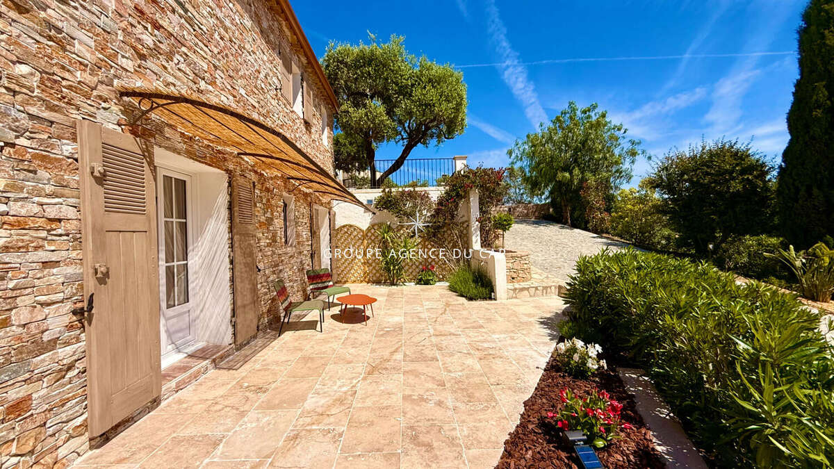 Maison à LES ISSAMBRES