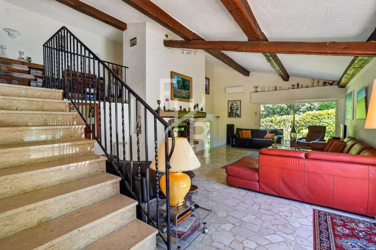 Maison à MOUGINS