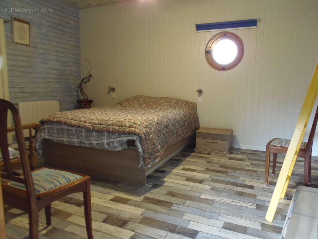 Maison à CHENAC-SAINT-SEURIN-D'UZET