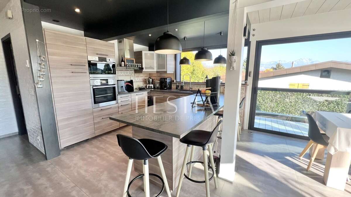 Maison à POISY