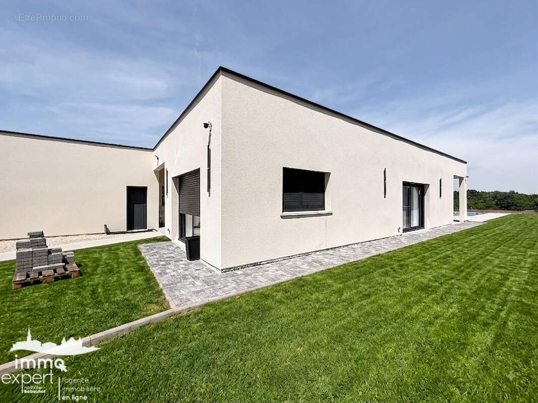 Exclusivité   villa d'exception neuve avec piscine et vue dégagée sur la nature - photo 19