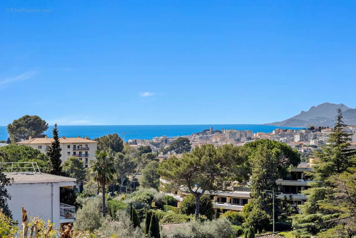 Appartement à LE CANNET