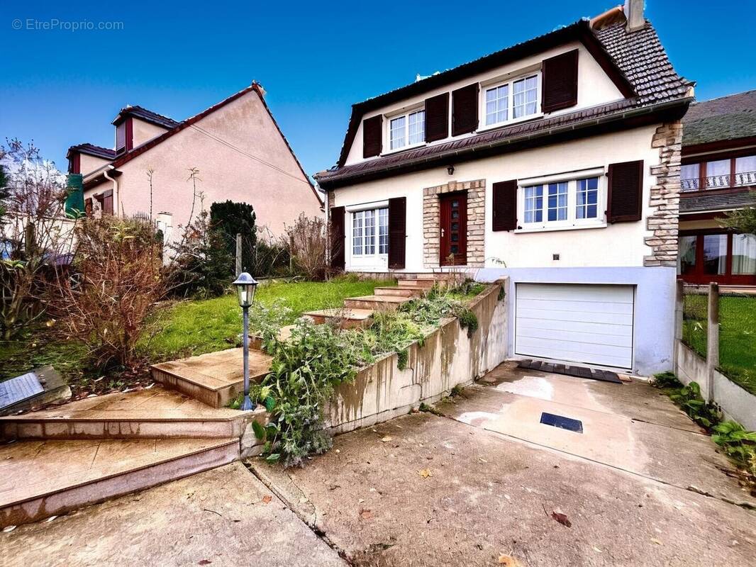 Maison à RIS-ORANGIS