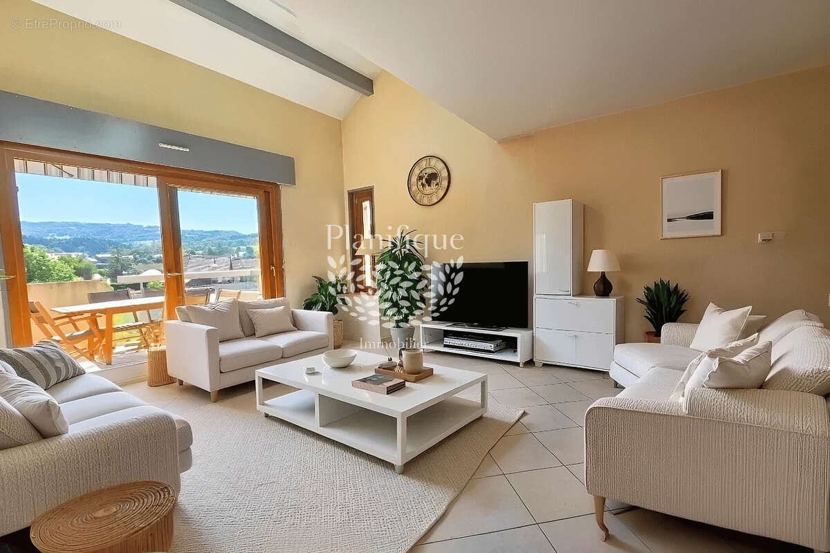 Appartement à REIGNIER